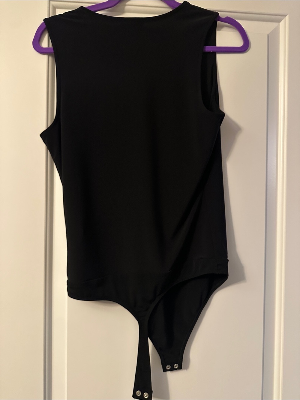 Express Black V-Neck Sleeveless Bodysuit NWOT - Picture 2 of 4